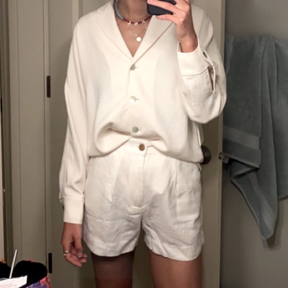 White tailored linen shorts